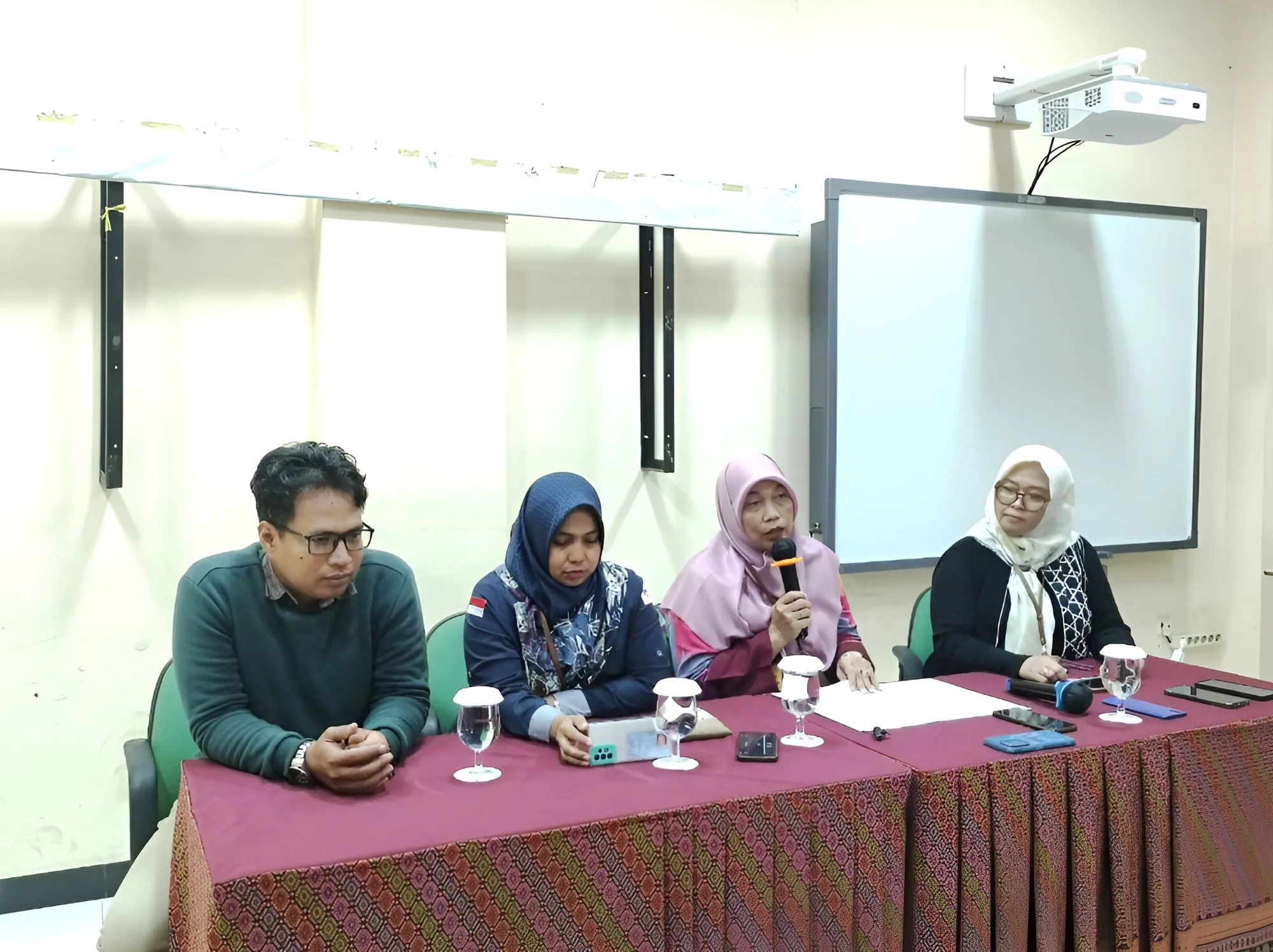 Kepala SMKN 3 Samarinda Dwisari Harumingtyas.