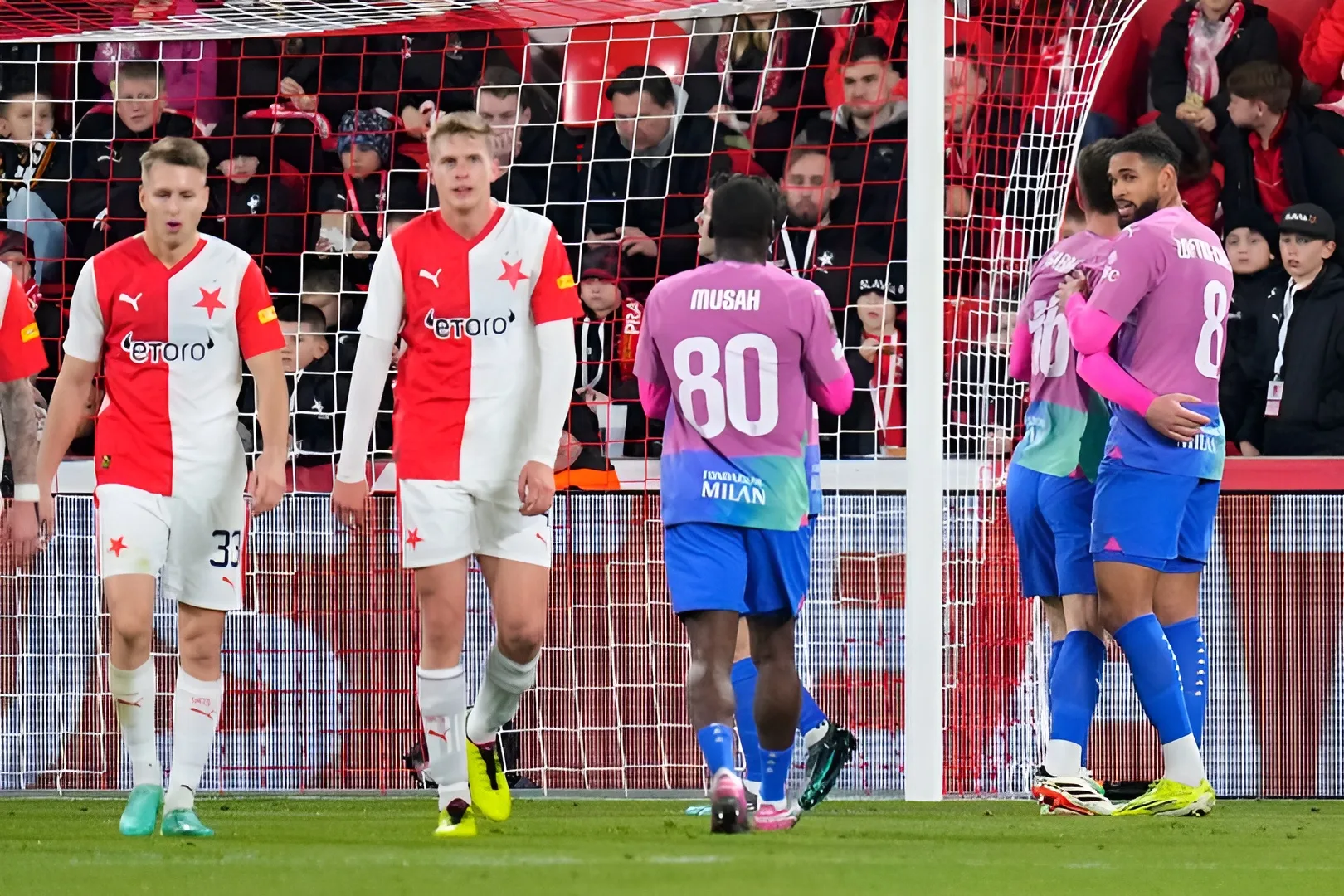 Foto: Kemenangan AC Milan atas Slavia Praha dengan agregat 7-3.