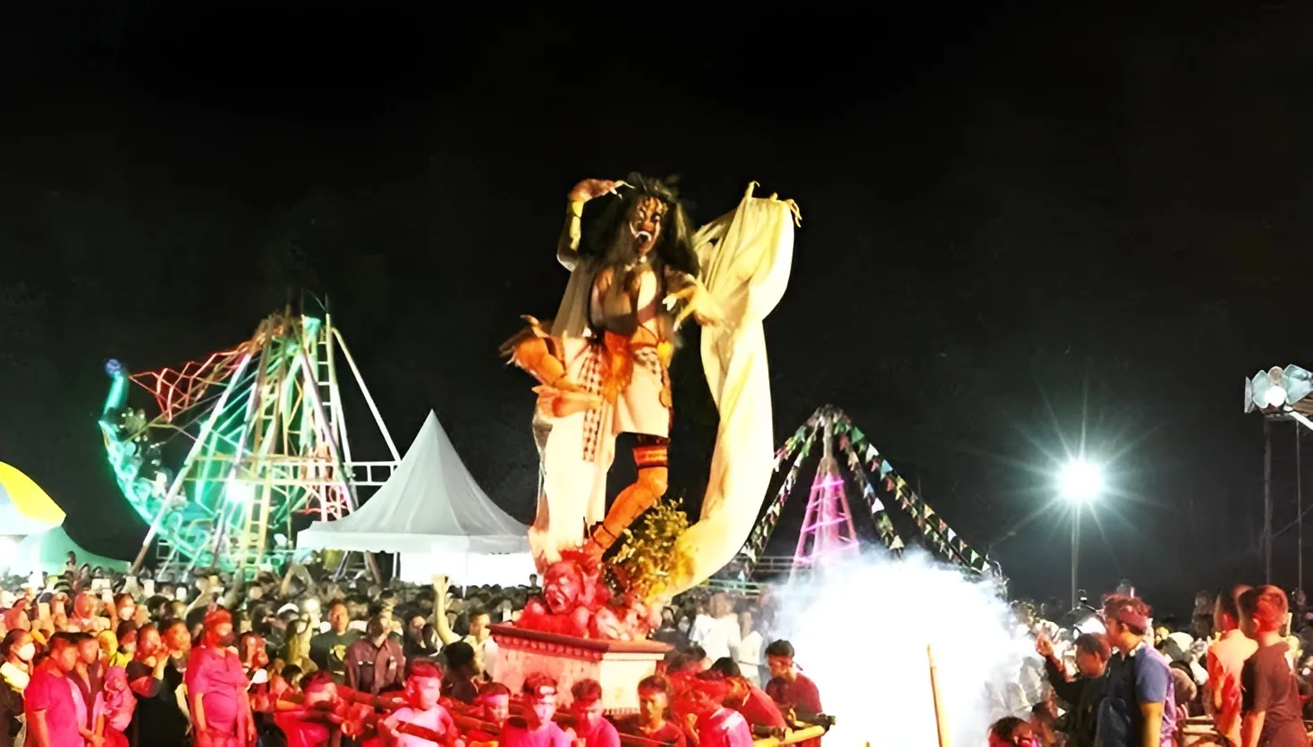 Foto : Suasana arakan Ogoh-ogoh di Desa Kertabuana (Istimewa)