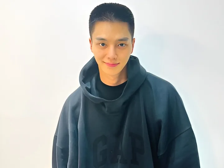 Song Kang, bersiap memasuki masa wajib militer atau yang biasa dikenal sebagai wamil. (instagram : @songkang_b)