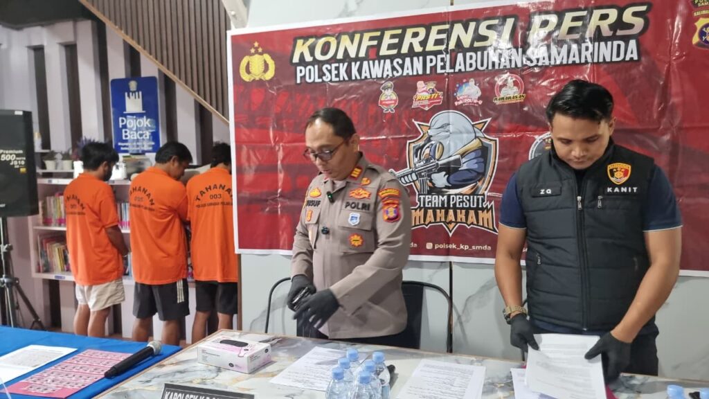 UNGKAP KASUS. Jajaran Polsek KP Samarinda menciduk jaringan penjual sabu untuk buruh dan ABK di areal Sungai Mahakam.